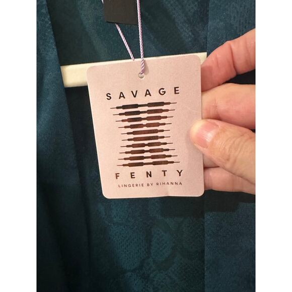 Savage X Fenty Women's Snakeskin Print Long Satin Robe Emerald Green, size L - Picture 3 of 11